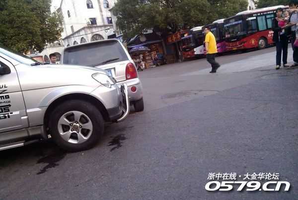 我开车撞人了,我的车全险该怎么处理?有懂的吗?