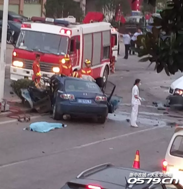 今早永康杜山头发生惨烈车祸,车里一男一女死亡(图)