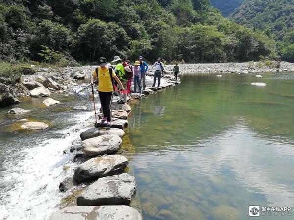 新昌盐帮古道和里家溪18渡