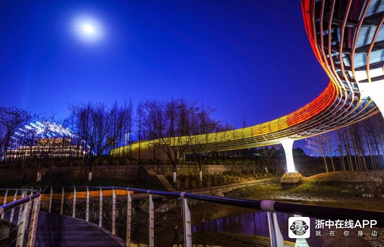 彩虹桥夜景