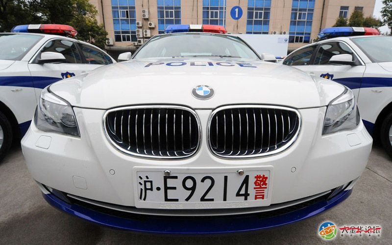 上海交警装配宝马5系警车护航世博
