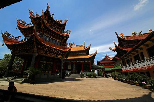 华丽的东阳清塘玉佛禅院