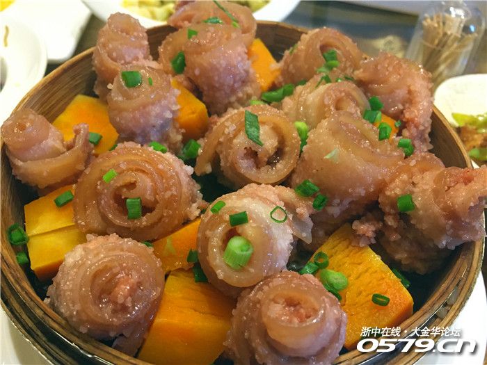 湖北粉蒸黄金肉卷,33米.粉蒸肉加南瓜的组合.