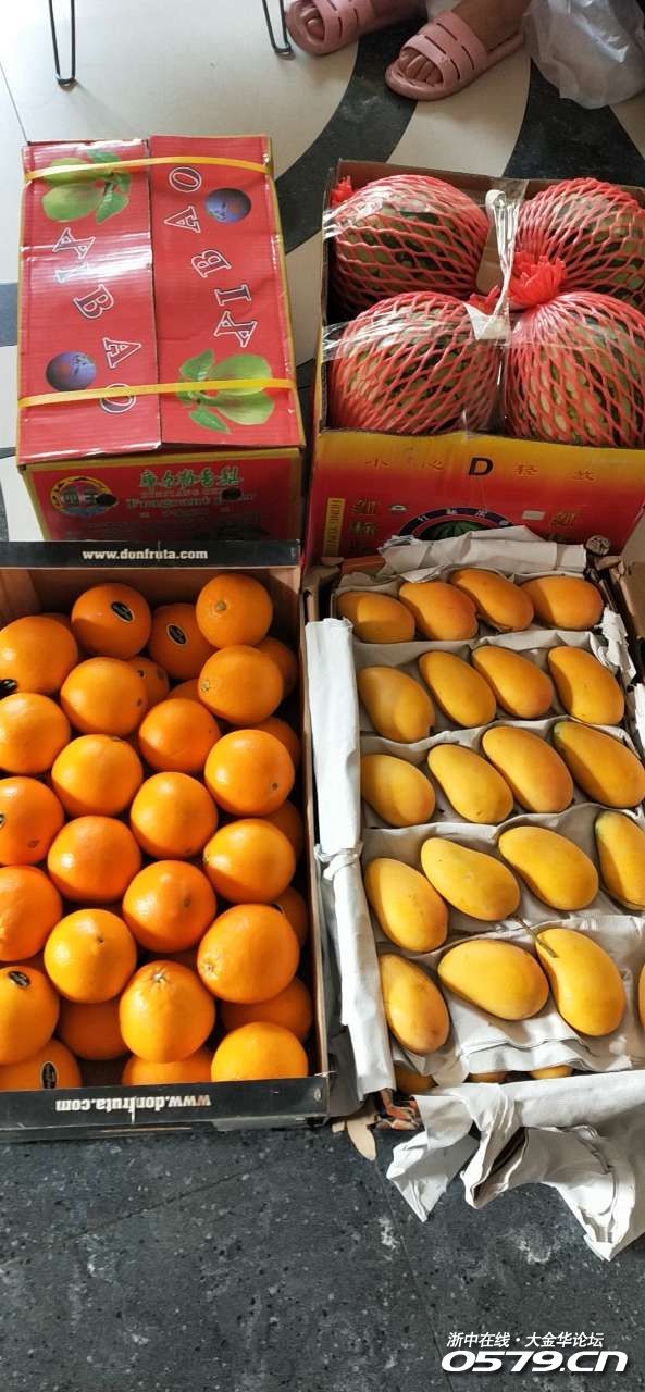水果市场买的芒果,拆开箱一看 ,这纸真他妈的壮观