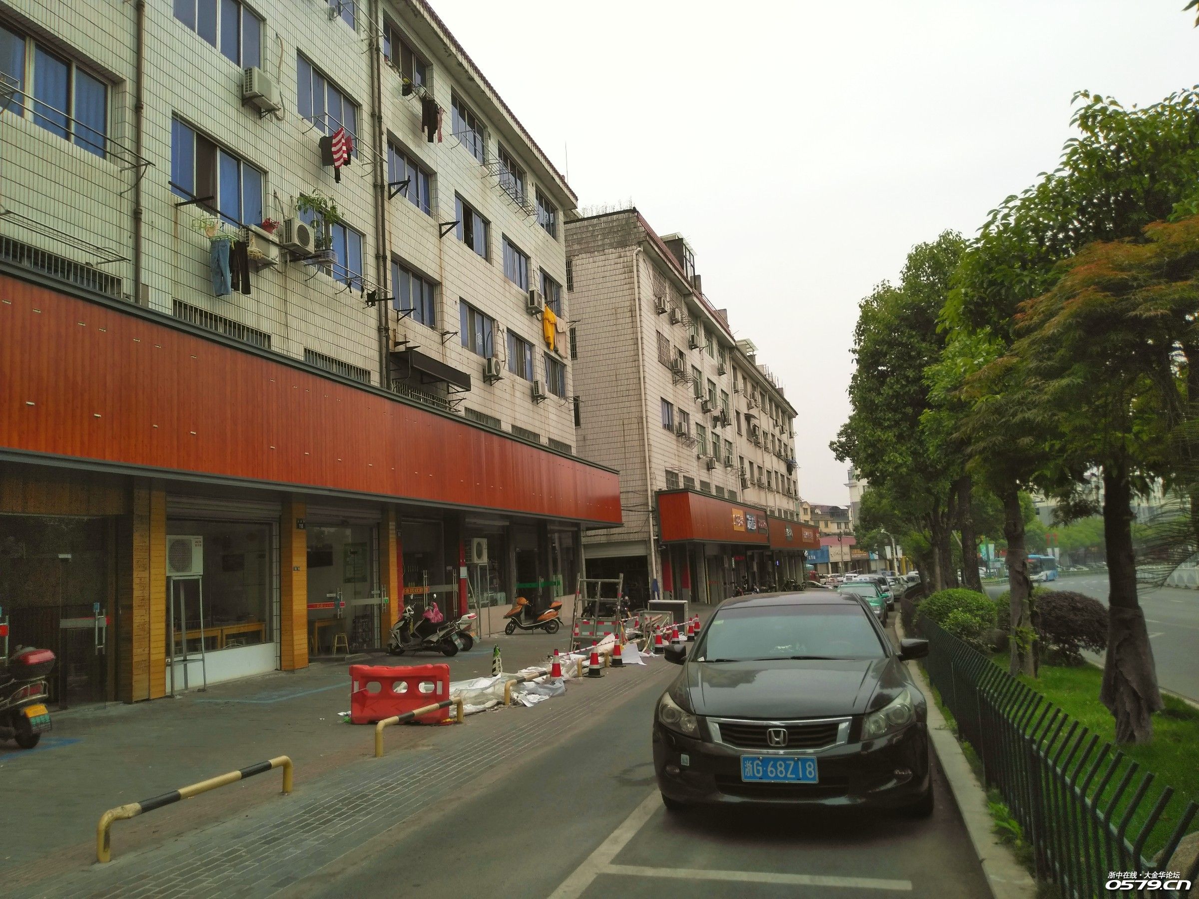 金华东关延长线金瓯路城市亮化工程结束后这里将会是一条幽静的小吃街