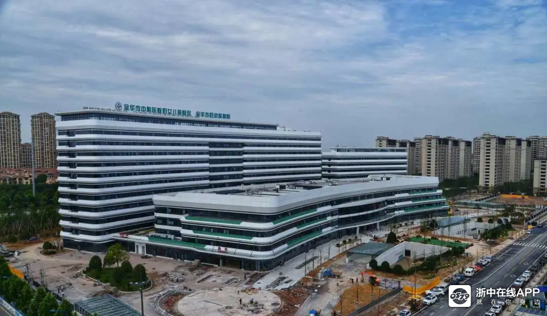 一座功能完善,布局合理,信息智能,便捷高效,环境优美的花园式医院,将