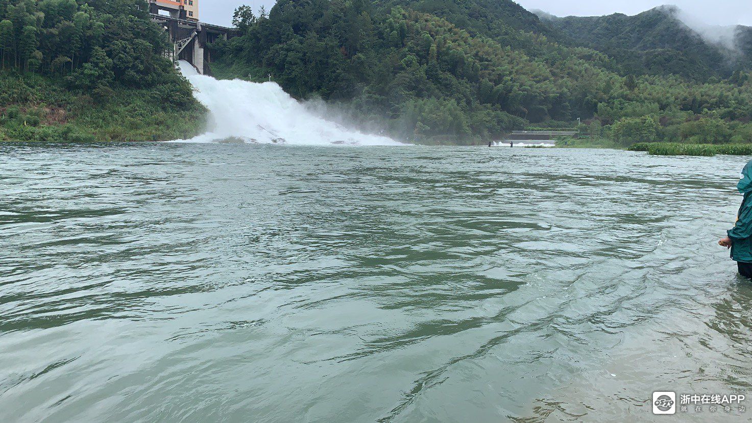 安地水庫洩洪