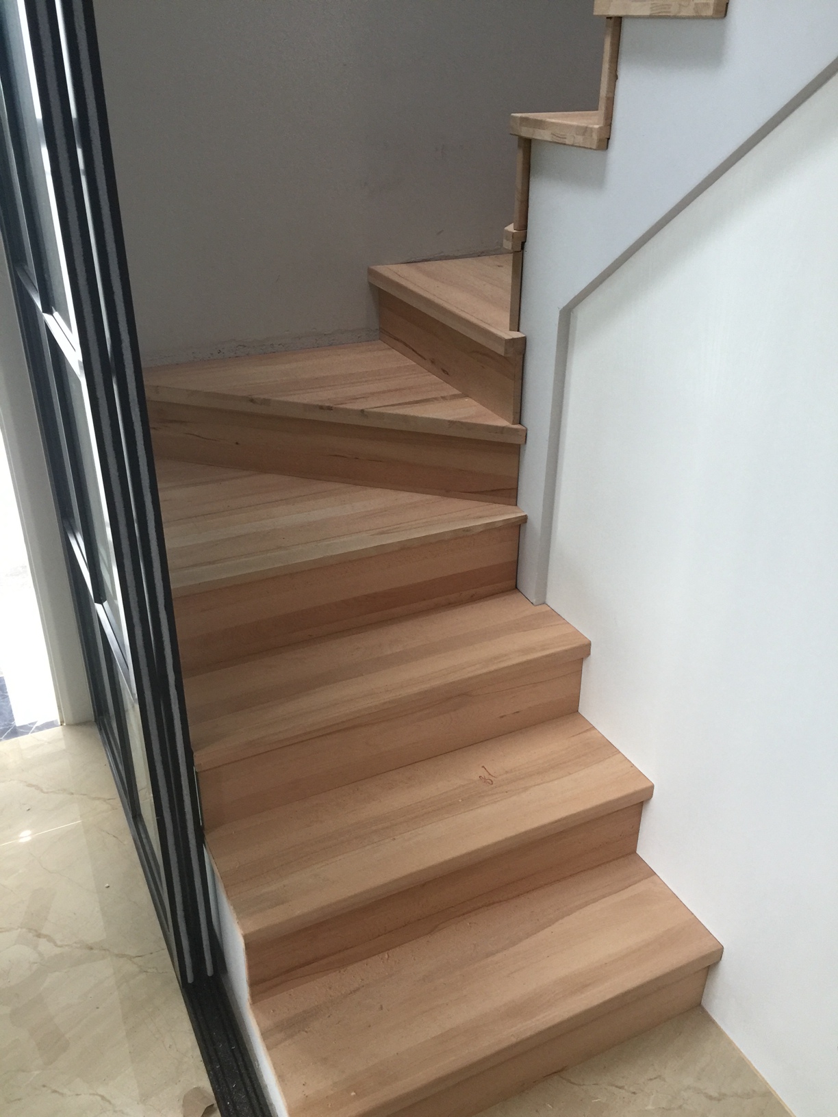 10更新:楼梯完美完工 绿植入场.】~1l电梯