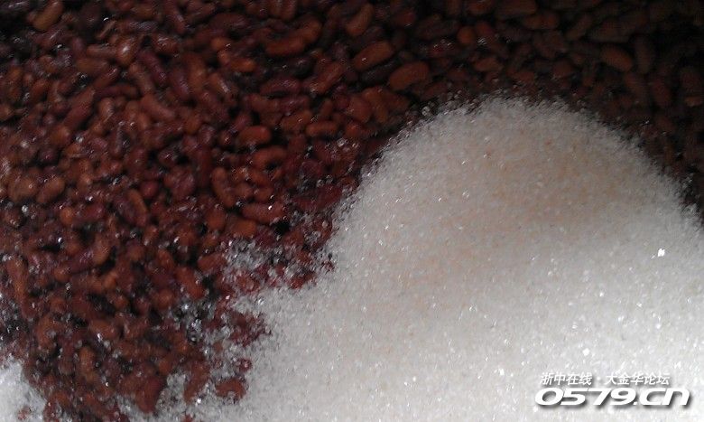红豆和白糖做成豆沙馅