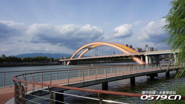 五百滩公园西段步行道的设施