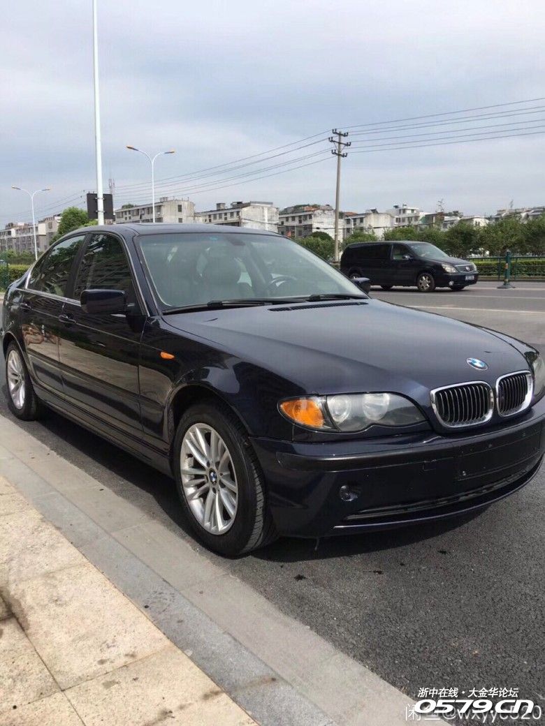 出一辆04年宝马e46