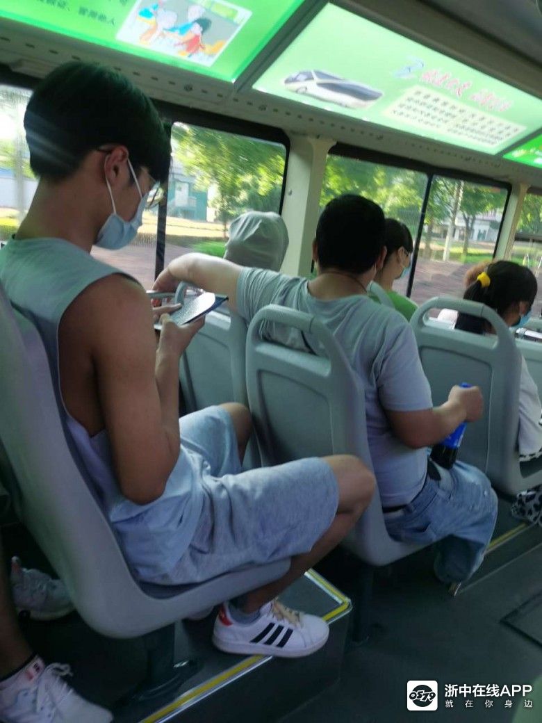 brt2公交车上的咸猪手