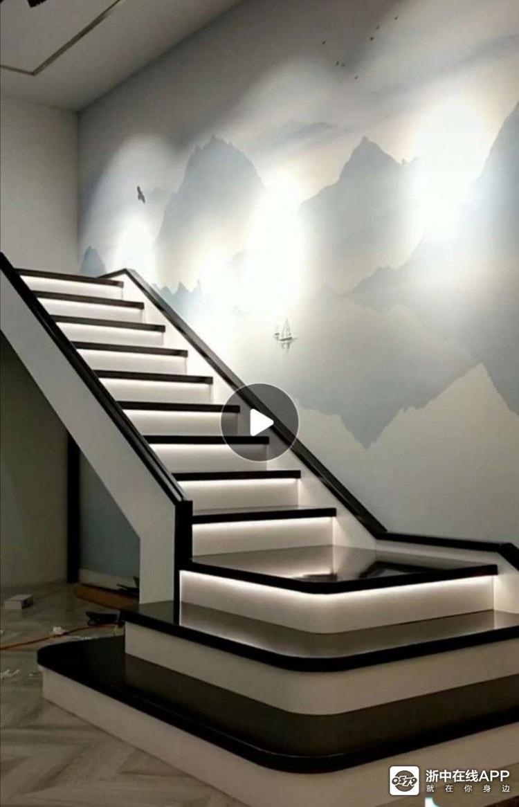 哪位大佬能够帮忙看下有没有更好的楼梯口设计方案