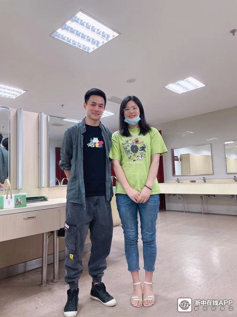 当听说要采访楼胜时,小米激动了好几天呢