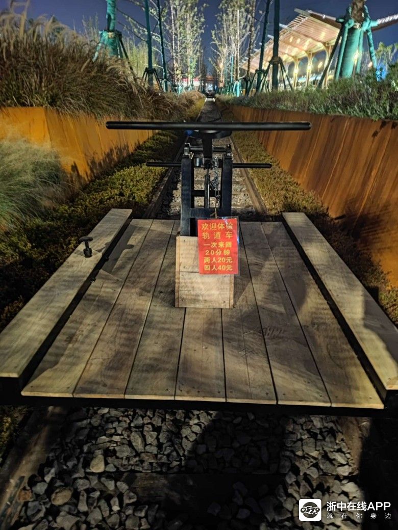 这种手摇轨道车还是第一次见到实物!